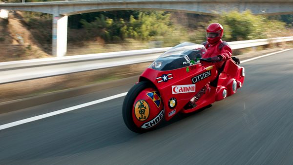 réplica da moto de “Akira” construída para uma exposição em homenagem a Katsuhiro Otoma em 2012