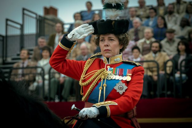 The Crown: Olivia Colman como Rainha Elizabeth II.