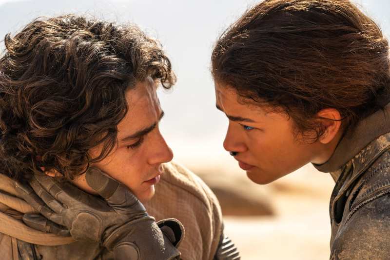 Timothée Chalamet ao lado de Zendaya no filme "Duna: Parte Dois"