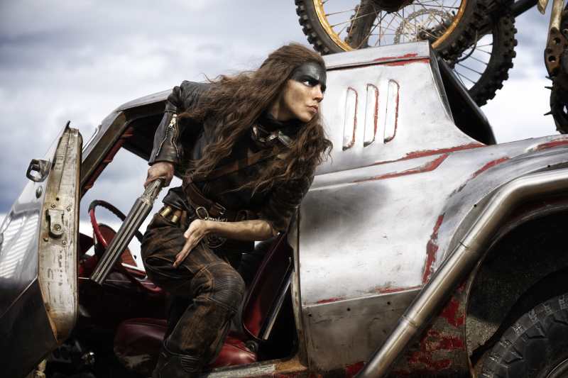 Anya Taylor-Joy em cena de "Furiosa: Uma Saga Mad Max"