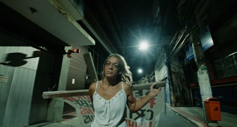 Cena do filme "Toda Noite Estarei Lá"