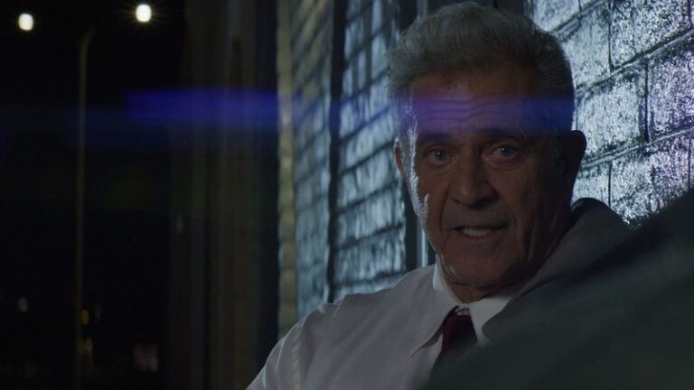 Mel Gibson em cena do filme "Informante"