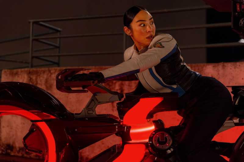 Greta Lee em "Tron: Ares"