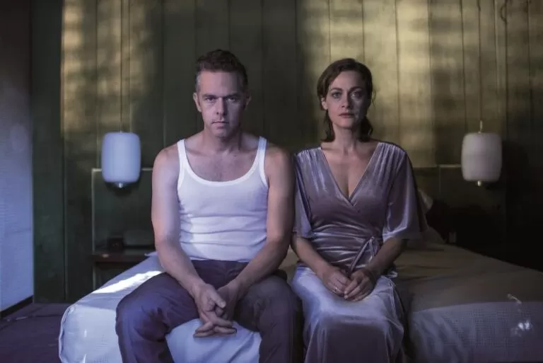 Christos Loulis e Eleni Roussinou em "Não Me Ame"