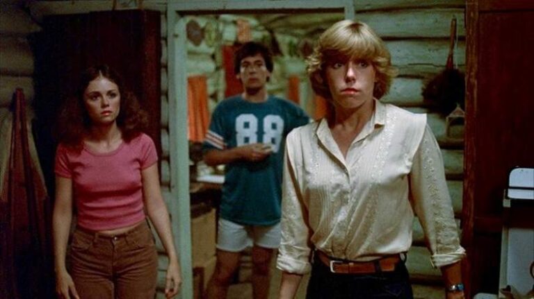 Adrienne King, Jeannine Taylor e Mark Nelson em "Sexta-Feira 13"