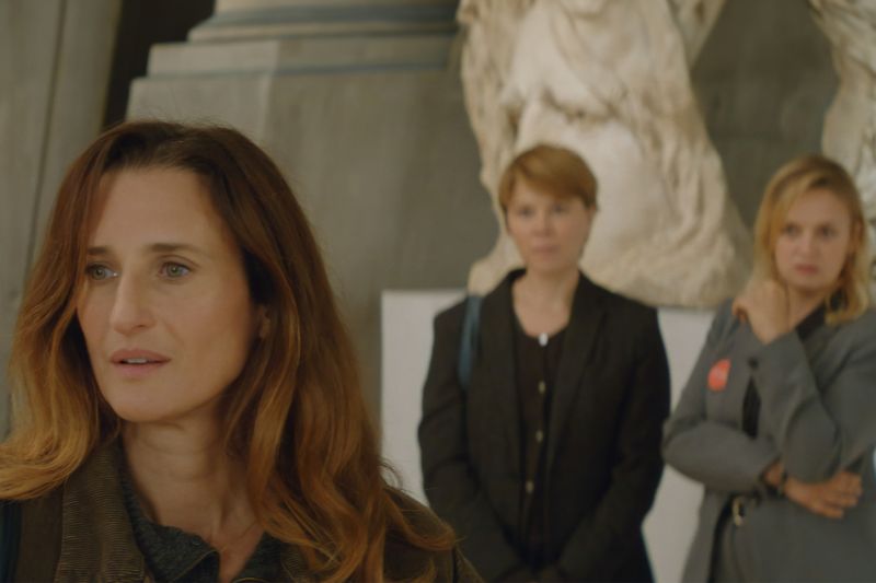 Camille Cottin, India Hair e Sara Forestier em "Três Amigas" (divulgação)