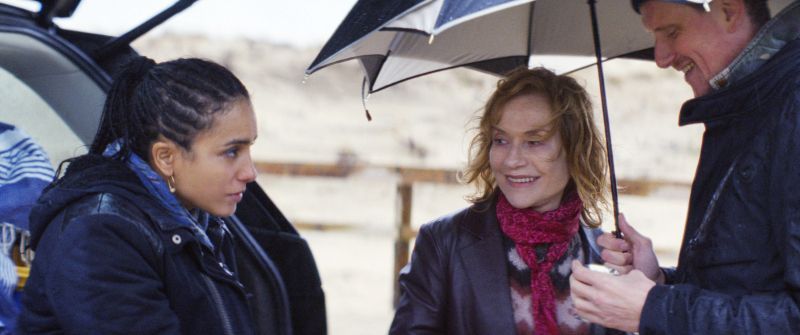 Hafsia Herzi e Isabelle Huppert em "A Prisioneira de Bordeaux" (divulgação/Autoral Filmes)