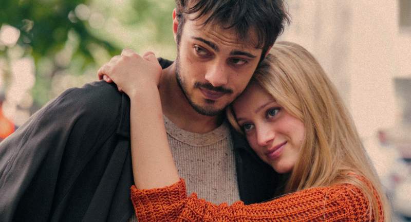 Sofiane Bennacer e Nadia Tereszkiewicz em "Jovens Amantes" (divulgação/créd: Jérôme Prébois)
