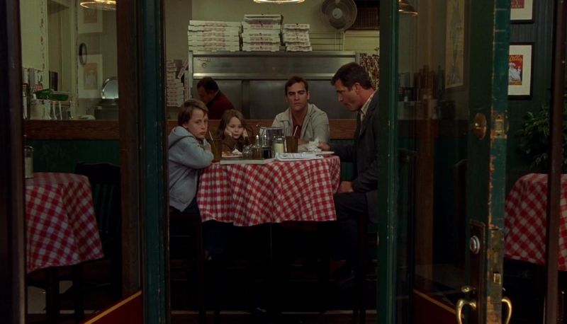 Rory Culkin, Abigail Breslin, Joaquin Phoenix e Mel Gibson em "Sinais"