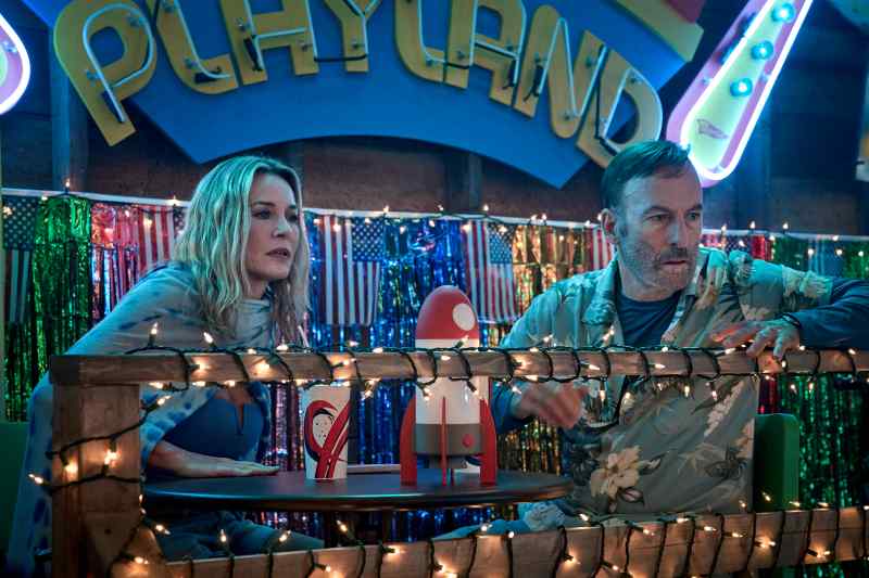 Connie Nelson e Bob Odenkirk em "Anônimo 2" (divulgação/Universal)