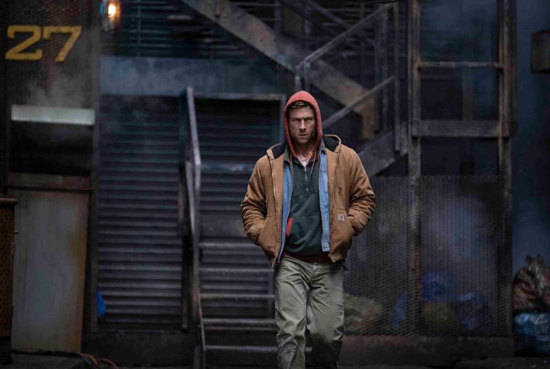 Glen Powell em "O Sobrevivente"