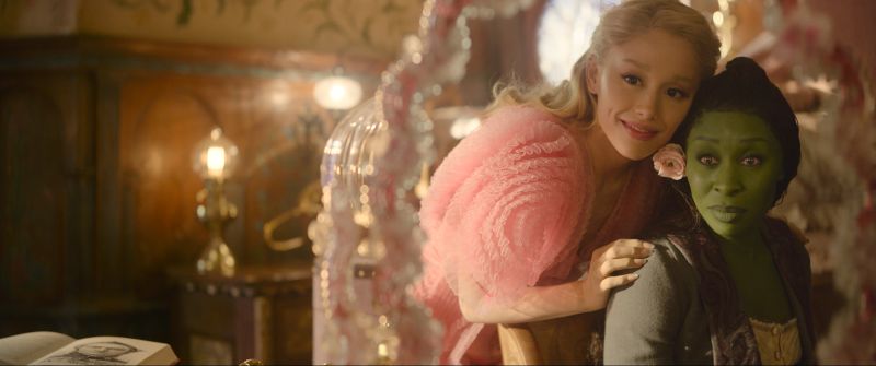 Ariana Grande e Cynthia Erivo em "Wicked: Parte 2" (divulgação/Universal)