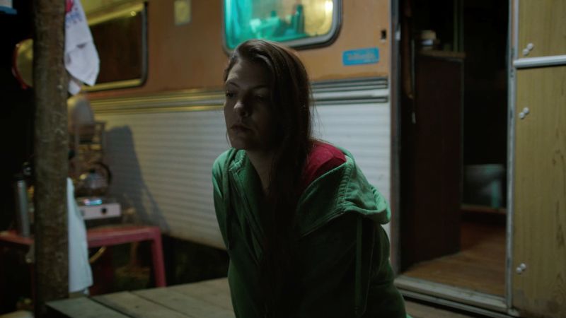 Ana Abbott em "Praia do Silêncio" (divulgação/Kajá Filmes)
