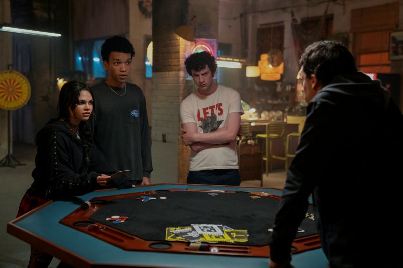 Ariana Greenblatt, Justice Smith, Dominic Sessa e Jesse Eisenberg em “Truque de Mestre: O 3° Ato” (divulgação/Paris Filmes)