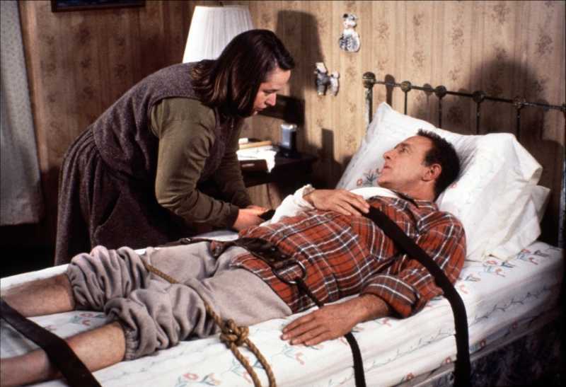 Kathy Bates e James Caan em "Louca Obsessão"