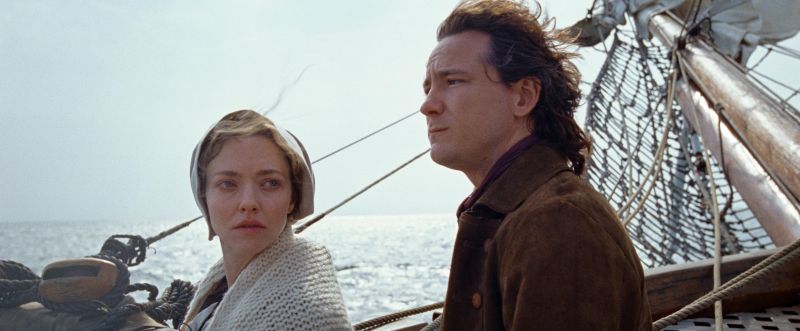 Amanda Seyfried e Lewis Pullman em "O Testamento de Ann Lee"