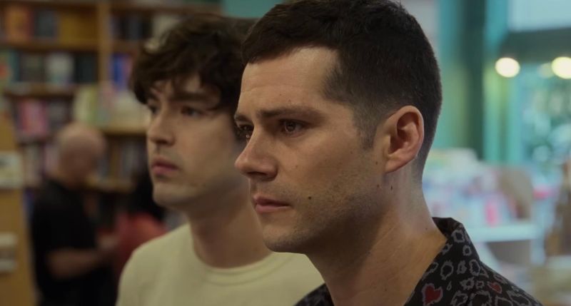 James Sweeney e Dylan O'Brien em "Twinless - Um Gêmeo a Menos"
